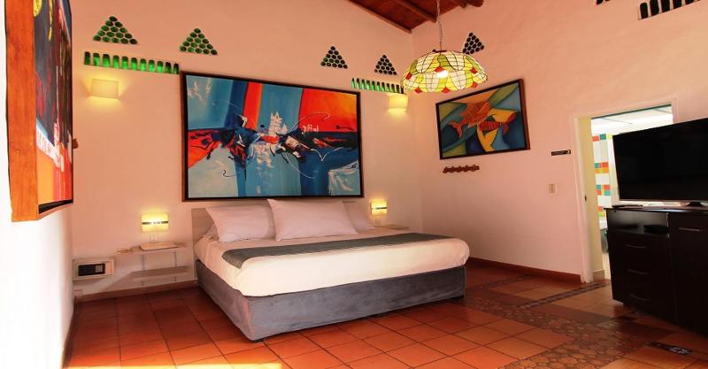 ApartaSuites Arcoiris - image 36