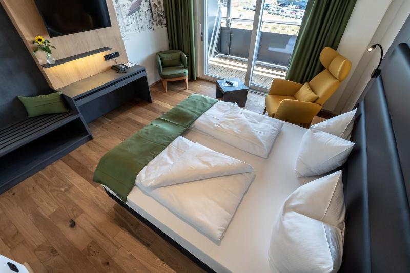 Standard Double Room image 1