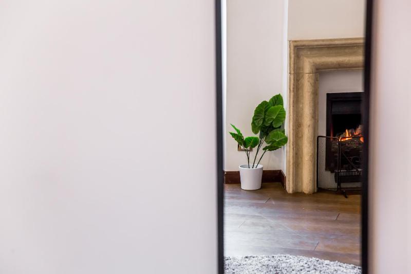 Superior One-Bedroom Apartment image 1