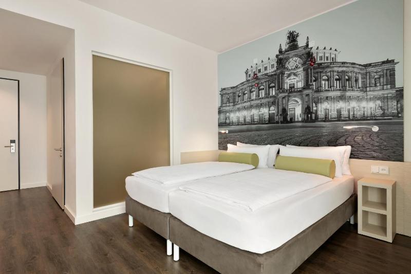 Super 8 by Wyndham Dresden - image 8