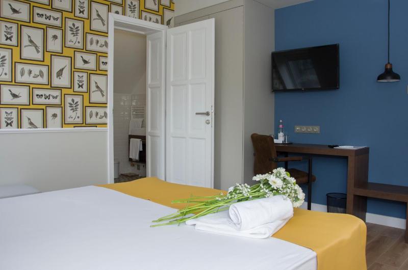 Superior Double Room image 3