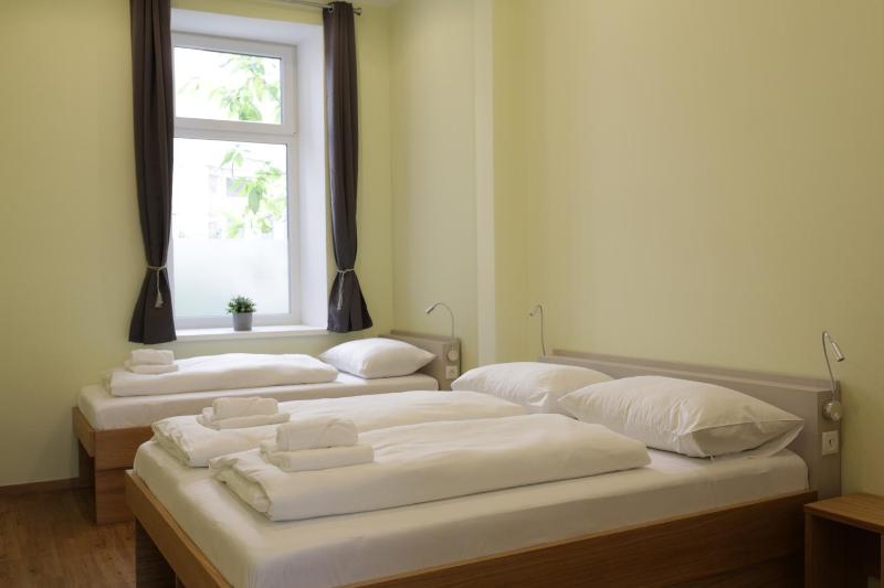 Vienna Gold Apartments - contactless check in - image 6