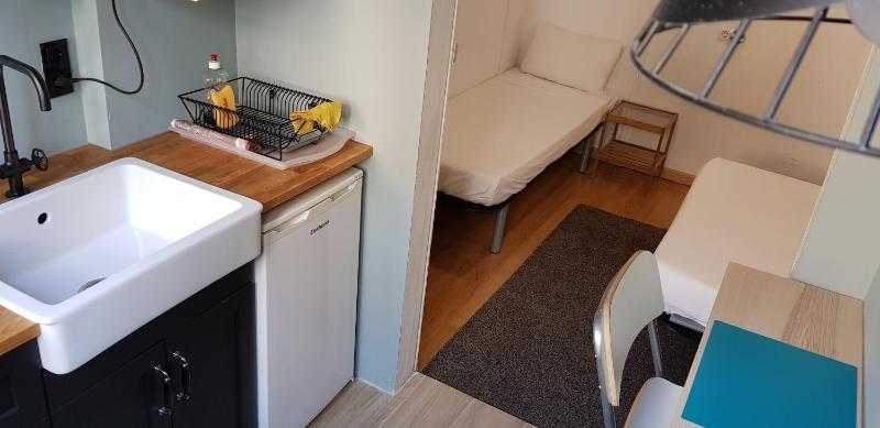 Family Room Private Bathroom and Kitchenette image 2