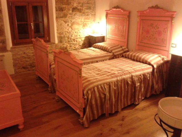 Executive Twin Room image 4