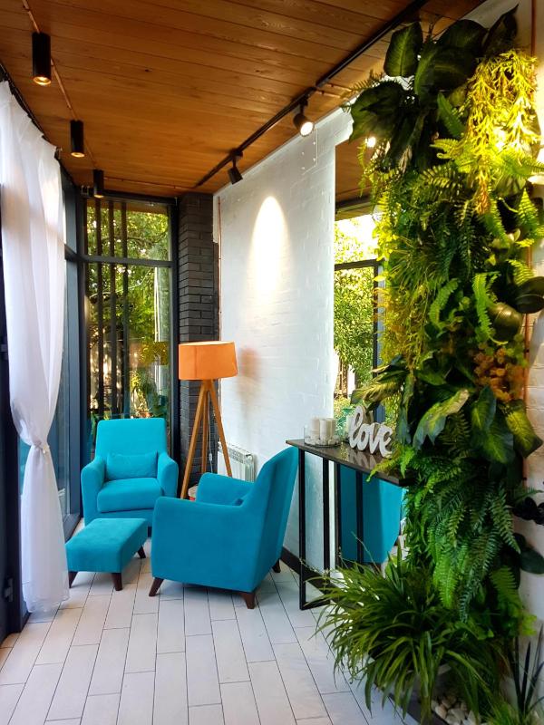 Family Room with Garden View image 2