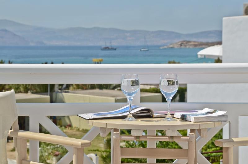 Double Room with Partial Sea View image 1