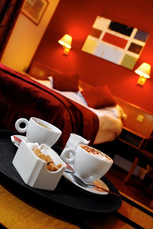 Double Room image 3
