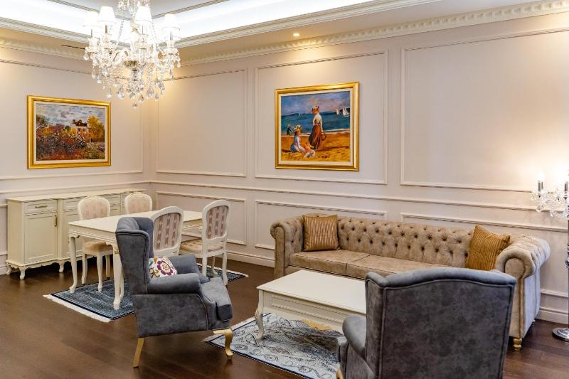 Executive One-Bedroom Suite with Balcony and Sea View - Free SPA Access image 4