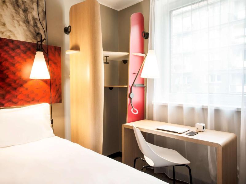 Standard Double Room image 3