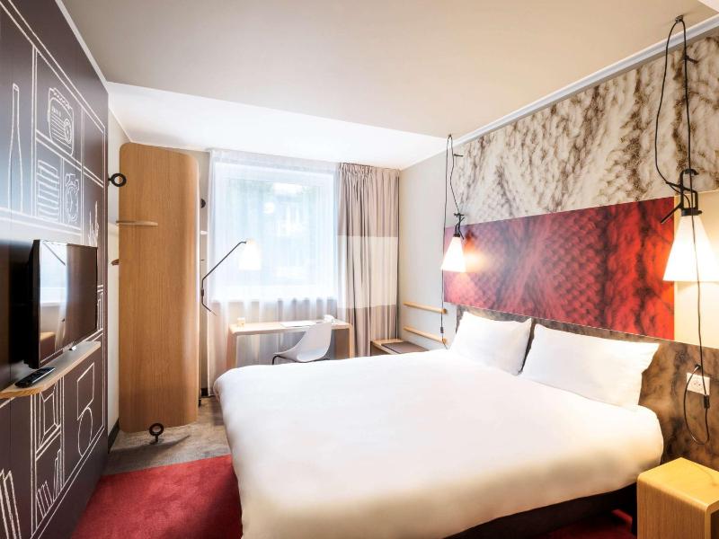 Standard Double Room image 2
