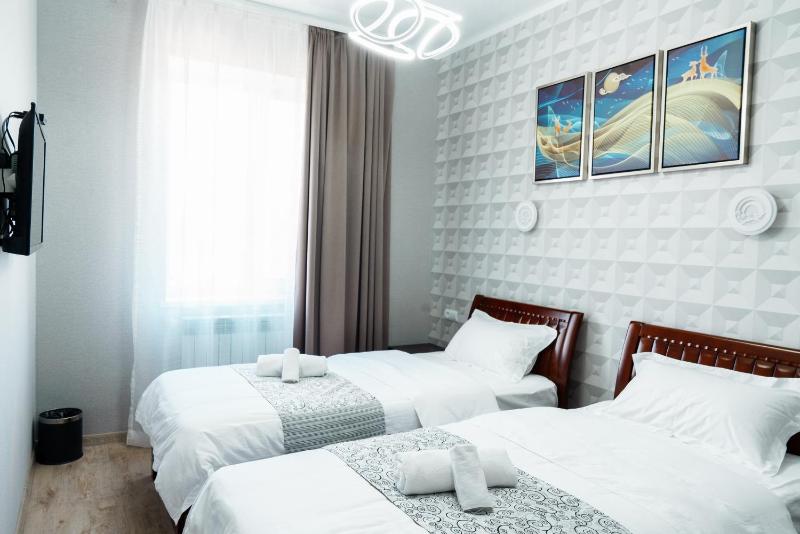 Large Twin Room image 1