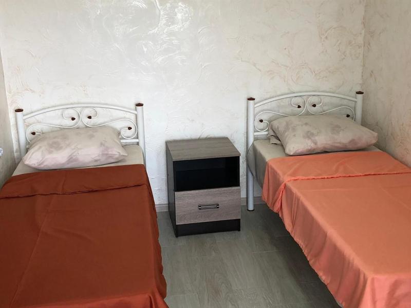 Standard Twin Room image 2