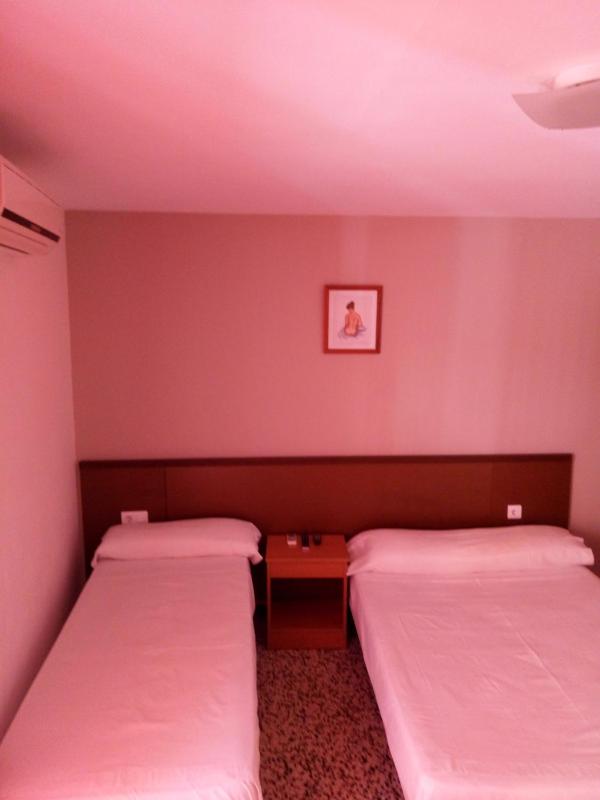 Hotel Iris - image 26