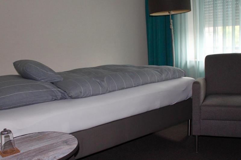 Budget Double Room image 3