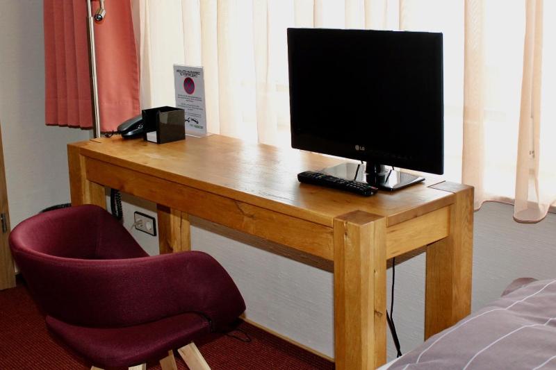 Single Room image 4