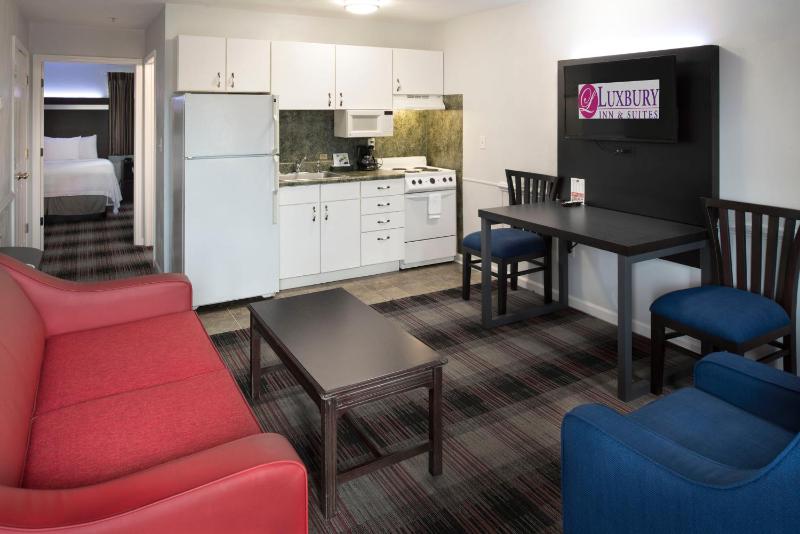 One-Bedroom Suite image 2