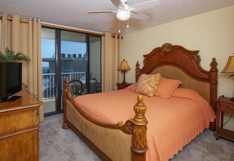 Three-Bedroom Apartment image 4