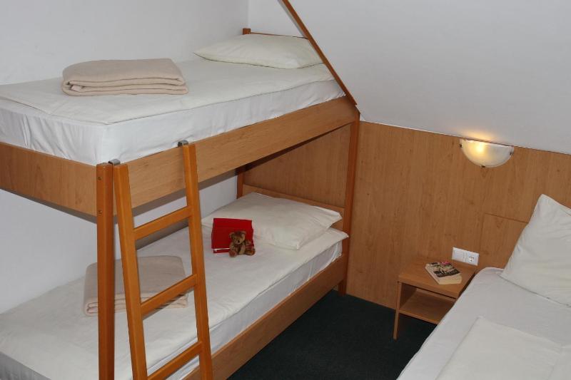 Quadruple Room image 3
