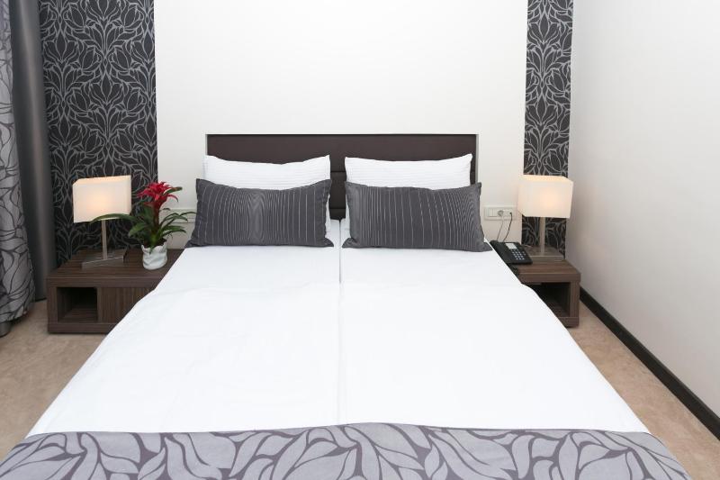 Hotel Beach Split - image 8