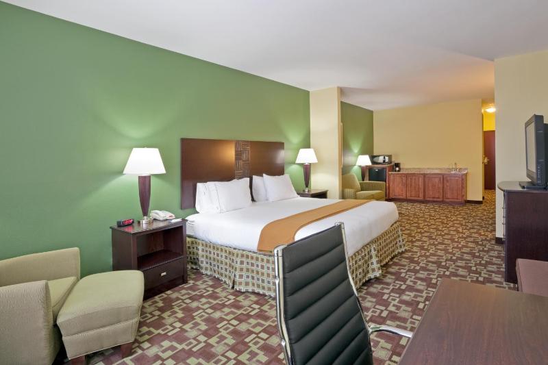 Standard King Room with Accessible Tub - Mobility Access image 1