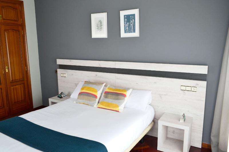 Premium Double or Twin Room image 2