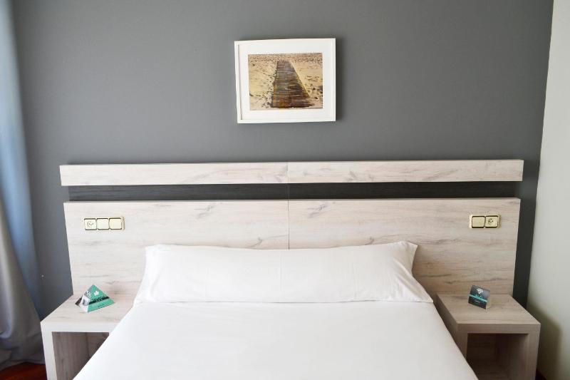 Double Room image 3