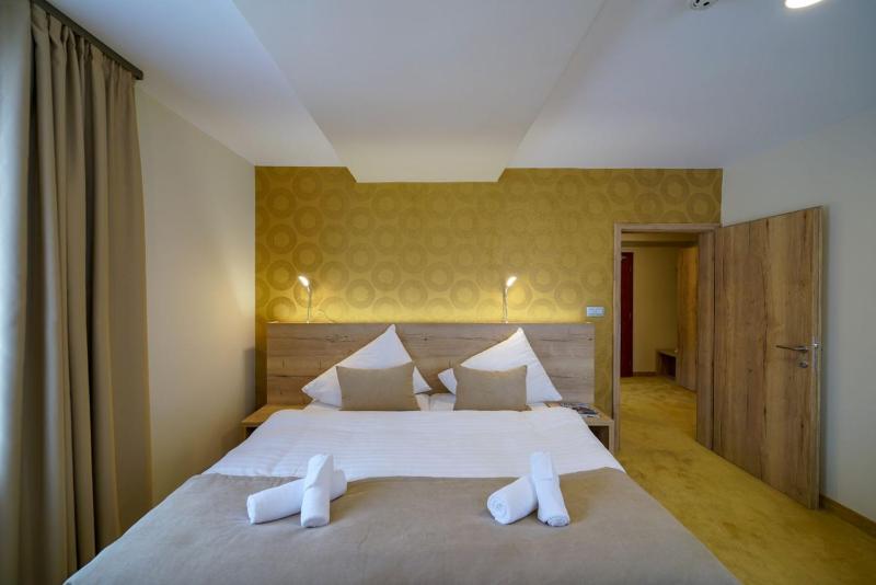 Exclusive Grand Suite image 2