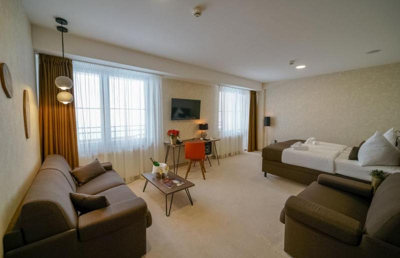 Exclusive Grand Suite image 3