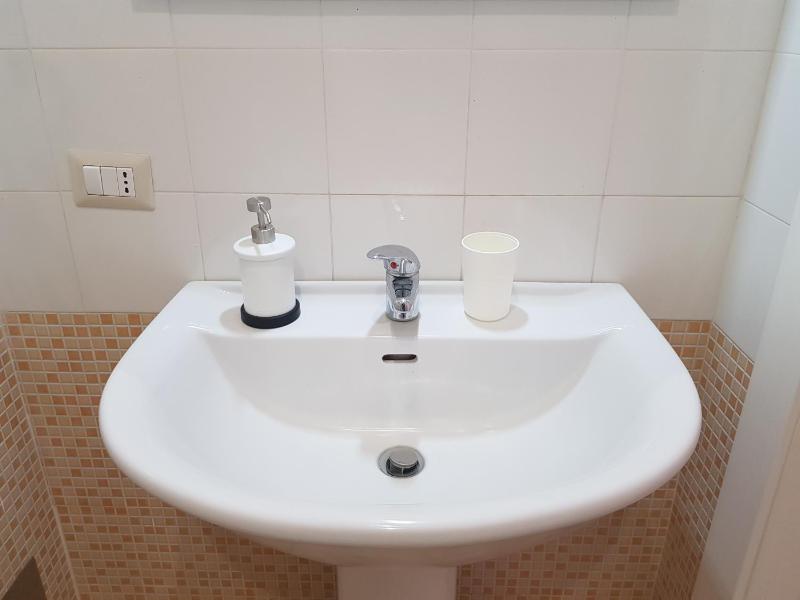 B&B Gisira - image 8
