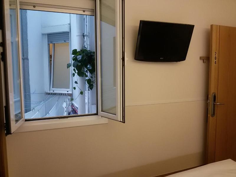 Single Room with Private Bathroom image 3