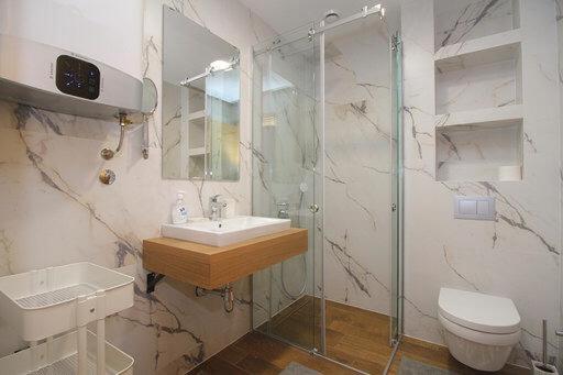 One-Bedroom Apartment image 2