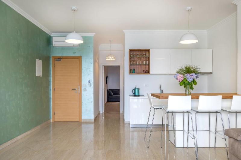 One-Bedroom Apartment image 4