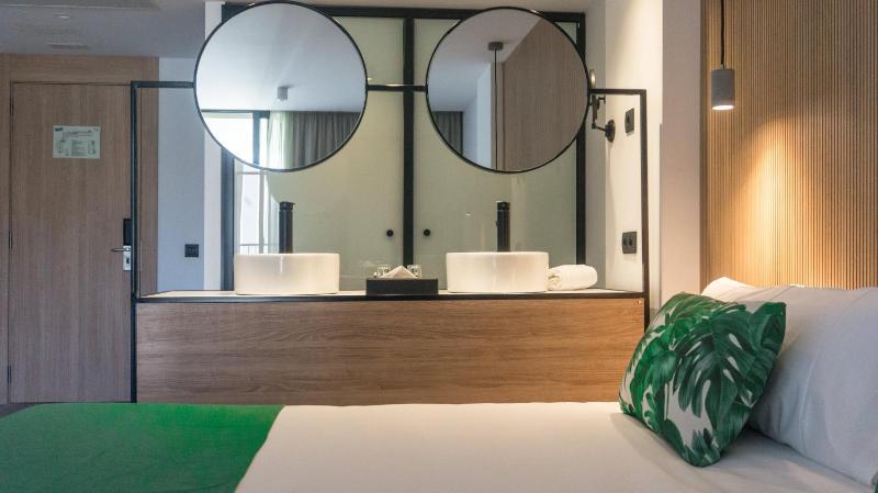Junior Suite image 1