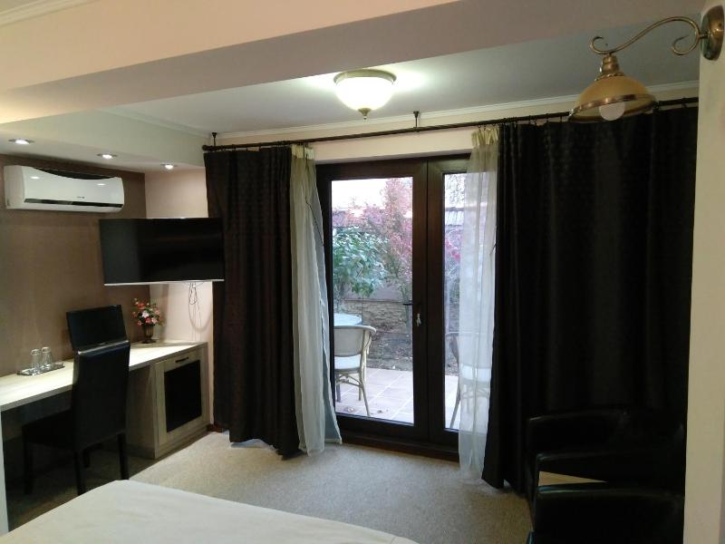 Double Room with Private Bathroom image 3