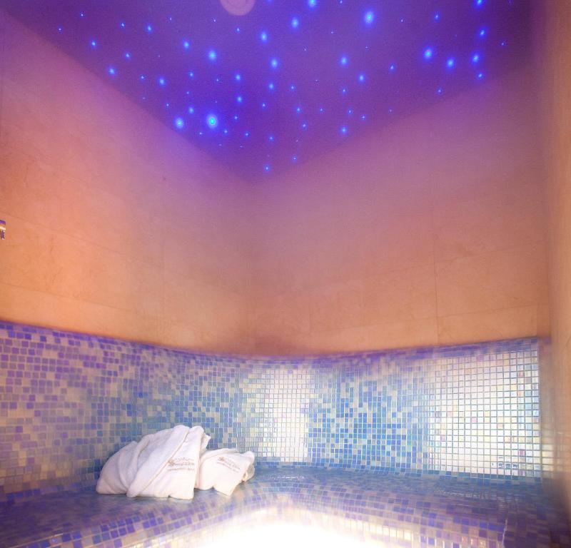 Pensjonat Śnieżka SPA - image 30