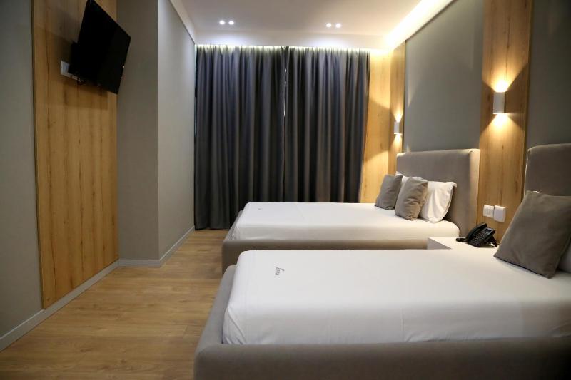 Deluxe Double Room with Bath image 1