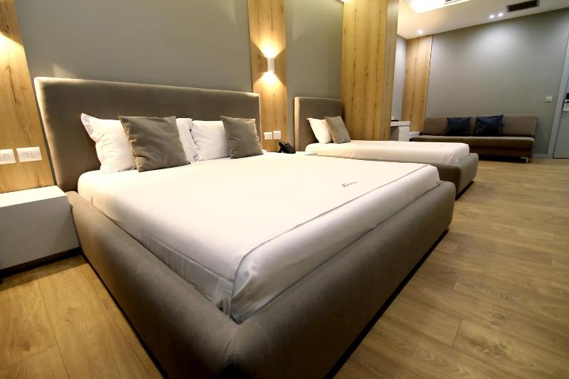 Deluxe Triple Room image 1