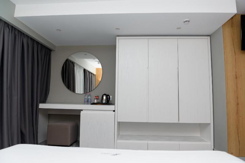Triple Room image 2