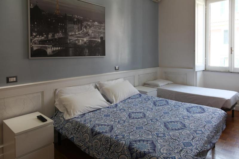 Standard Quadruple Room image 4