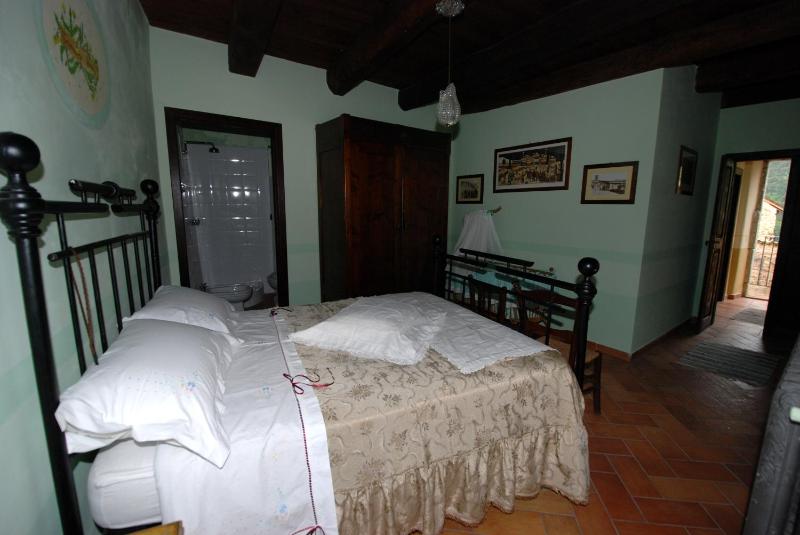 Double Room image 4