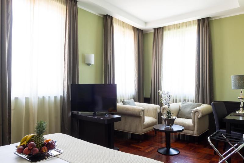 Junior Suite image 1