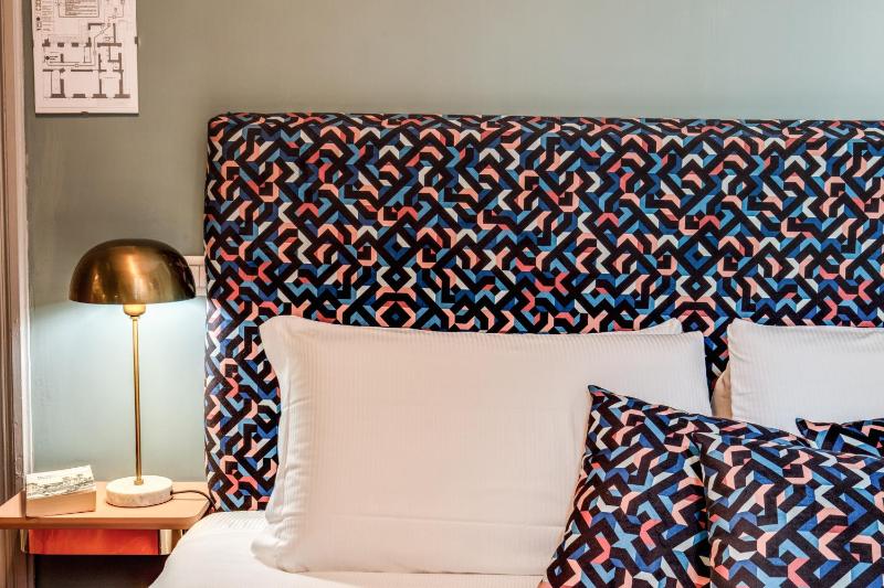 Small Double Room image 4