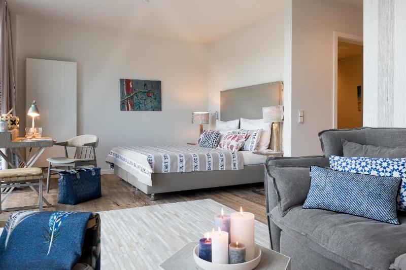 Deluxe Double Room image 4