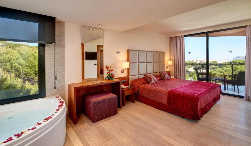 Junior Suite Superior with Hot Tub image 4