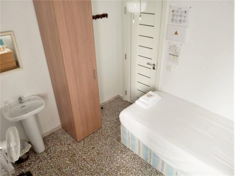 Budget Single Room image 2