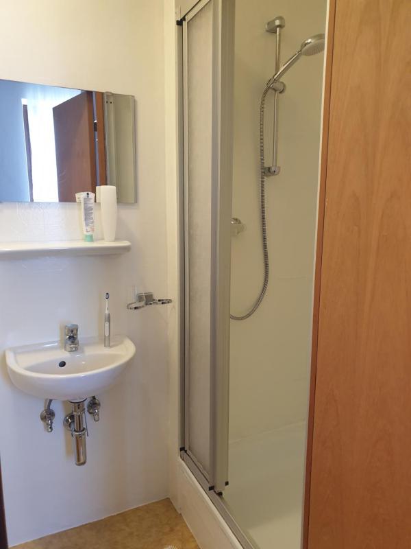 Budget Double Room image 3
