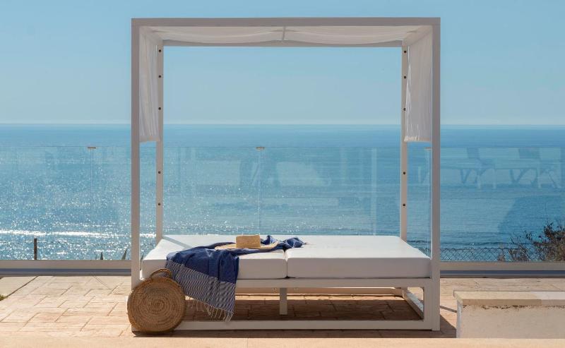 Premium Single Room with Sea View image 3