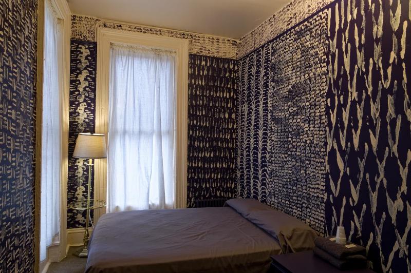 Double Room with Shared Bathroom image 3