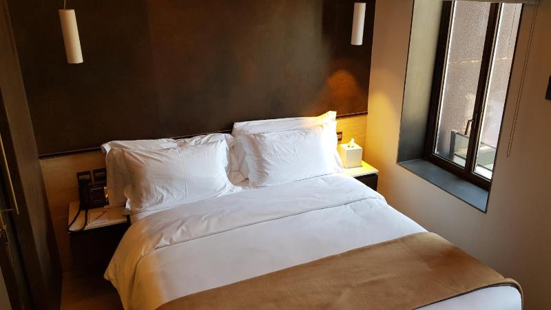 Grand Deluxe room image 1