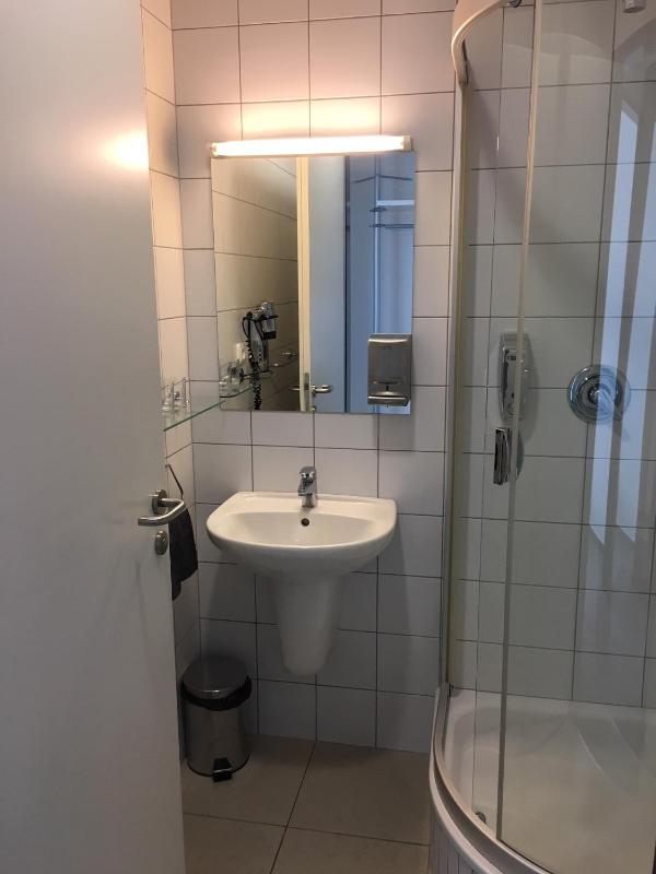 Triple Room - Accessible from the Public Area image 3